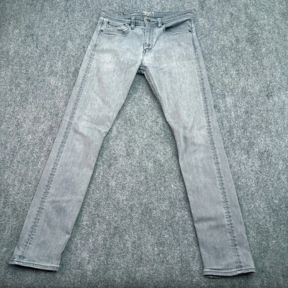 Revtown Jeans Mens 32x31 Gray Taper Fit Decade Denim Distressed *READ‎